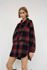 Sobrecamisa de lana a cuadros de Zara por 25,99€