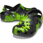 Sandalia Crocs Classic Tie Dye Graphic Clog K para niño por $14.990