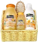 Coffret Miel et Fleur de Frangipanier Cottage – 1 Gel Douche + 1 Gommage Douche + 1 Lait Corps Hydratant + 1 Éponge Exfoliante à 11,90€