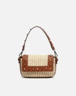 Bolso mini de hombro y bandolera efecto rafia con detalles metálicos por 7,20€