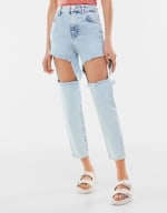Jeans high waist mom cut out por solo 19,99€