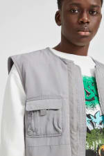 Chaleco multibolsillos delanteros por solo 23,99€ en Pull and Bear