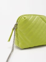 Bolso Bandolera acolchado por 9,99€.