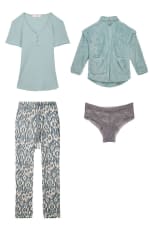 Conjunto Womensecret de braga pantalón camiseta y bata por solo 26,98€