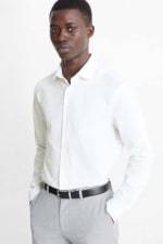 Camisa de oficina blanca Non Iron slim fit cuello club C&A a domicilio