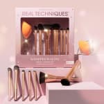 Set de brochas y esponja Real Techniques Wrapped In Glow 9 piezas por 14€