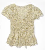 Blusa American Eagle Babydoll Smocked con cuello V por $4.990
