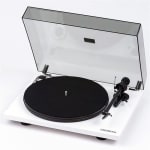 Pro-Ject Essential III Phono wit hoogglans Platenspeler voor €249 bij Art & Craft