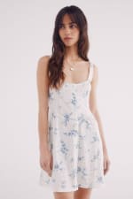 Vestido corto corsetero estampado Springfield por 5.99€