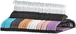 60 perchas Amazon Basics de plástico antideslizantes por 20.39€