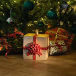Kerstboomstandaard cadeau met strik voor €19,95 bij Action