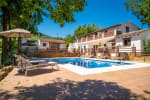 8 dagen Spanje (Malaga) met 4 pers. vlucht + accommodatie + huurauto voor €2091,30