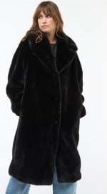 Abrigo largo efecto pelo Kiabi por 35€ (entiendas físicas)