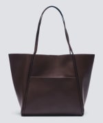 Bolso Shopper blando marrón por 11.99€.