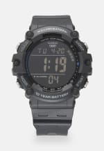 Casio Reloj Deportivo AE-1500WH-8BVEF por 29,39€