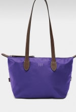 Bolso shopper de nylon por 9.99€.