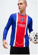 PARIS SAINT-GERMAIN STADIUM LONG SLEEVE HOME à 77,95€