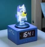 Despertador infantil Bluey o Peppa Pig con Luz Nocturna y canción por 11,99€ en Lidl