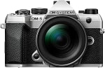 OM SYSTEM OM-5 Mark II zilver + 12-45mm F/4.0 Pro voor €1299 bij Amazon