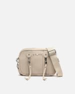 Bolso bandolera pequeño con detalles metálicos por 12€