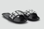 Sandalia piel maxi tachuelas por 8.99€