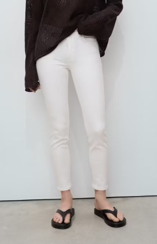 Jeans skinny tiro medio por 7.99€