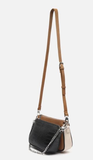 Bolso bandolera con compartimento extraíble y estampado animal print por 9€