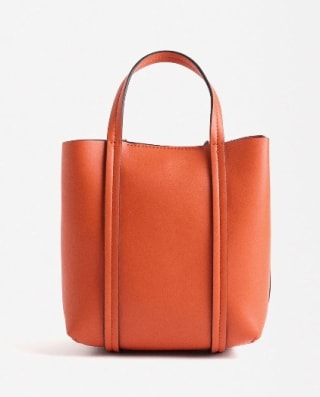 Bolso Tote con bandolera por 12.99€.