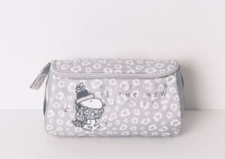 Neceser cremallera Snoopy estampado animal por 10.99€.