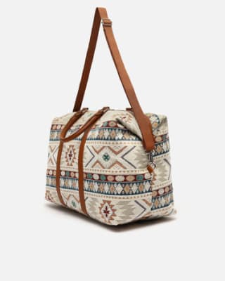 Bolsa fin de semana con estampado jacquard y bandolera extraíble por 22€