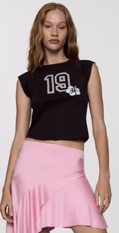 Camiseta crop estampada por 5.99€