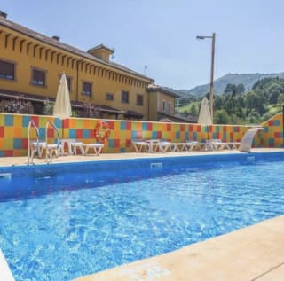 Hotel El Angliru Estancia en Asturias con régimen de alojamiento y desayuno desde 26€