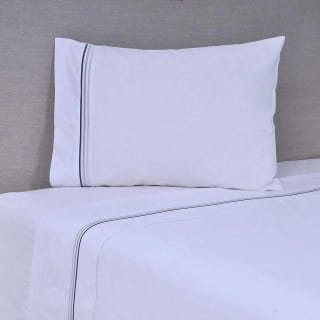 Sábana Mashini 144 Hilos 1,5 Plazas Bordada Line Gris por $13.990