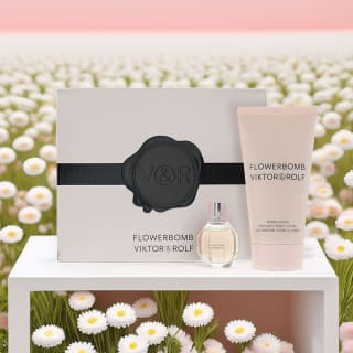 Viktor & Rolf Flowerbomb Gift Set (7ml EDP + 50ml Lotion) £13.26 w/code