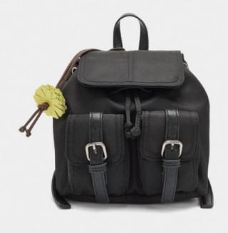 Mini Mochila de nylon con colgante por 15.99€.