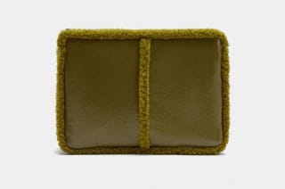 Parfois Bolso Bandolera bordes efecto pelo por 5.99€.