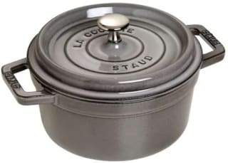 Cocotte en fonte 2.6L 22cm Graphite - STAUB à 114,87€