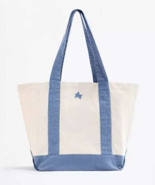 Bolso tipo Tote Maxi Canvas por 4.99€.
