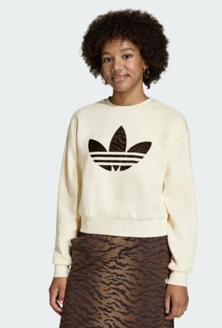 adidas Originals boxy fit sweatshirt voor €25