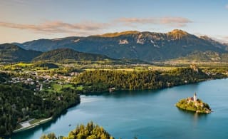 Escapada 9 días Recorriendo Eslovenia y los Alpes Julianos desde 966€