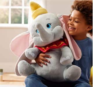 Grande peluche Dumbo à 25€