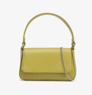 Bolso de mano efecto cocodrilo por 8.99€.