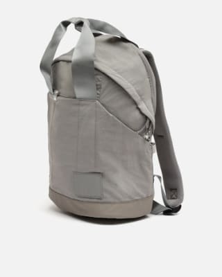 Mochila en nylon con bolsillo para portátil 14" por 12€