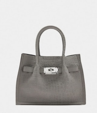 Bolso Tote estampado animal por 15.99€.