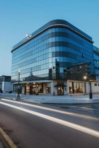 AZZ Asturias Langrehotel Media Pensión por 59,00€