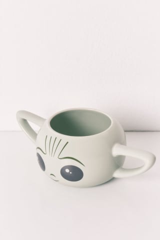 Taza cerámica Baby Yoda por 9€