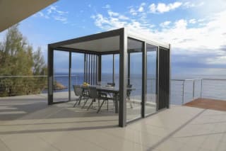 Pergola Bioclimatique Autoportante Motorisée Solaire Pivoine - 12m², Aluminium Gris