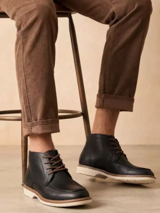 Botín Casual Contraste con Cordón Hombre por $24.990
