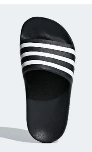 Sandalias Infantil Adidas Adilette Aqua Negro $6.990 disponible en Dimarsa, Chile