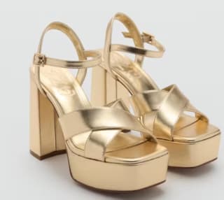 Sandalia tiras metalizada por 15.99€